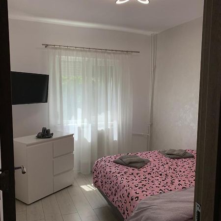 Apartament Regim Hotelier Oradea Ngoại thất bức ảnh