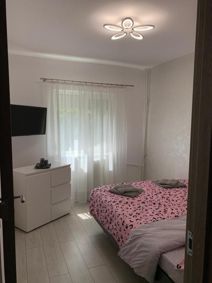 Apartament Regim Hotelier Oradea Ngoại thất bức ảnh